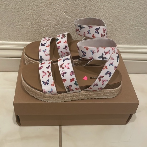 Steve Madden Other - NWT GIRLS SIZE 13 STEVE MADDEN JKIMMIE BUTTERFLY SANDALS